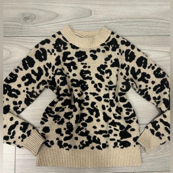 Vero Moda Sweaters - Vero Moda Black and Tan Leopard Print Sweater